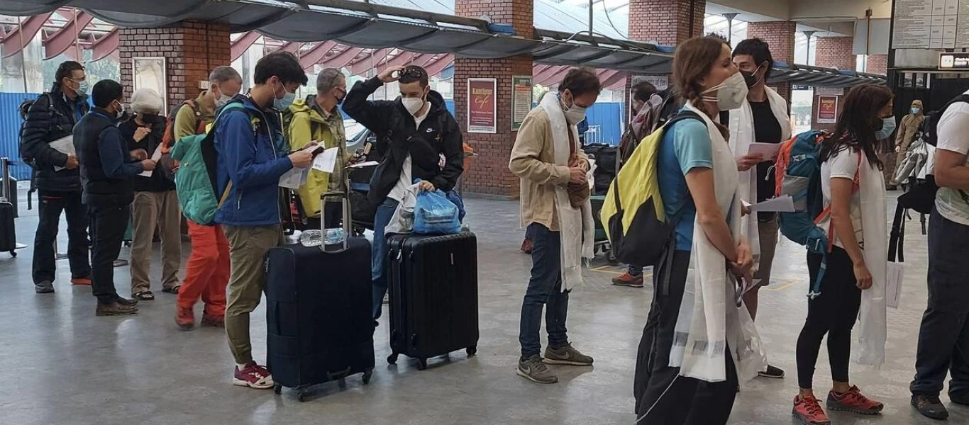 Ολλανδία: Επιβάτες πτήσης από την Ν. Αφρική βρέθηκαν θετικοί στην Όμικρον